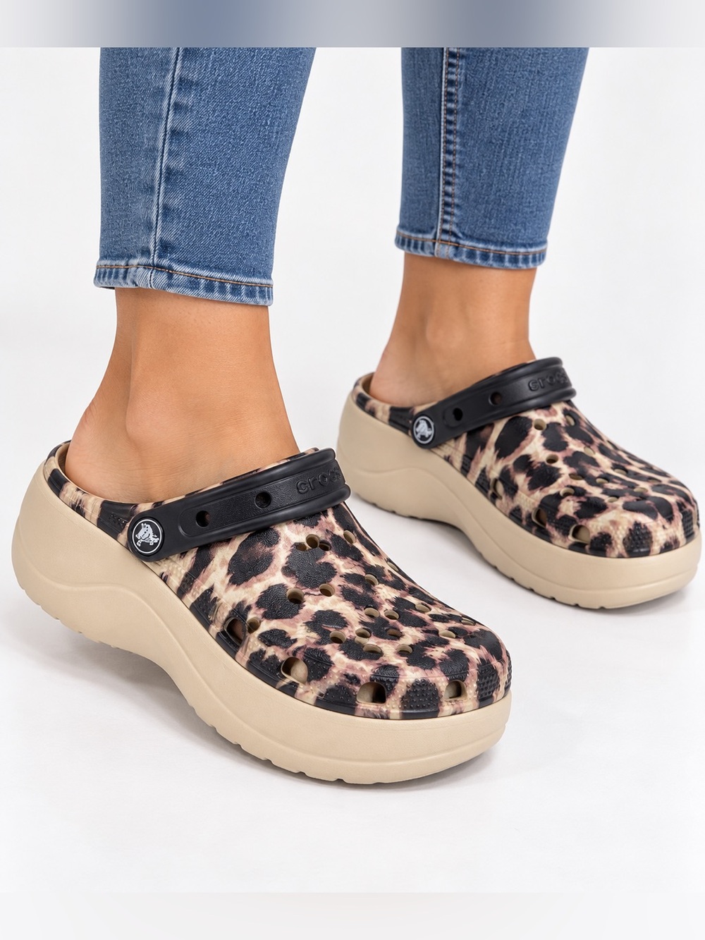 Crocs leopard print platform clogs women’s 8